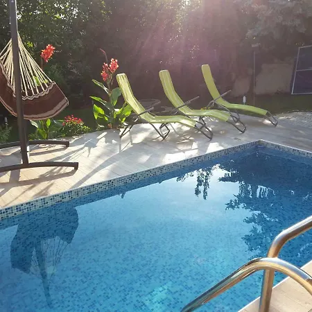 Apartment Apartmanhaz *