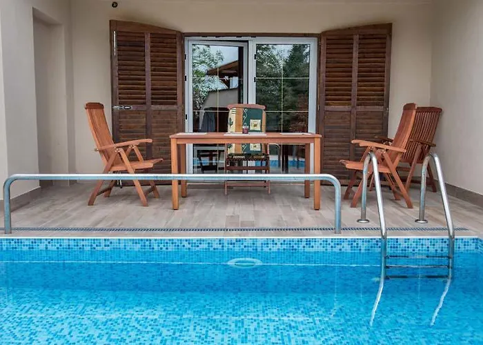 Apartmanhaz * באלאטונפורד