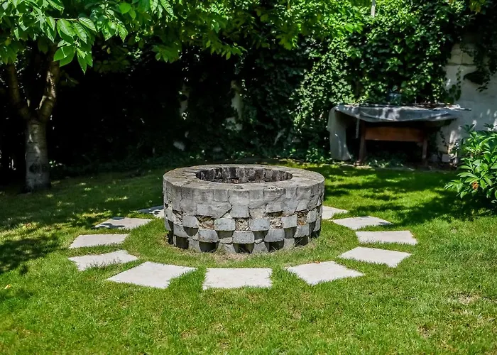 Apartmanhaz * באלאטונפורד