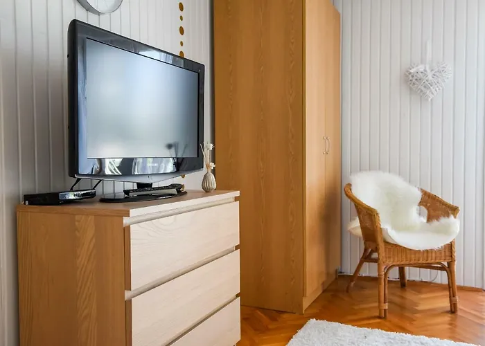 Apartmanhaz * באלאטונפורד